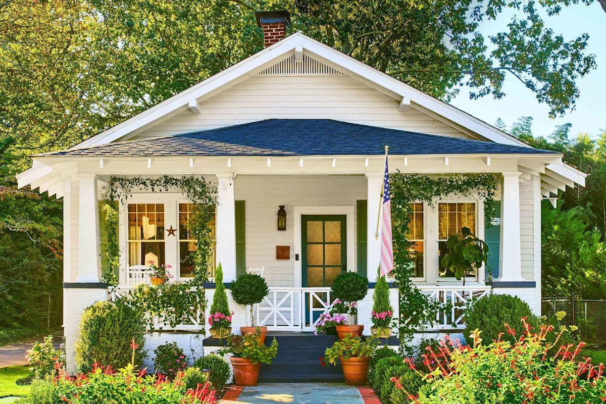 20 Charming Front Porch Flower Ideas to Elevate Your Home's Curb Appeal